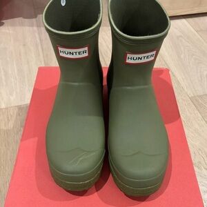 Hunter Play Boots sz 8
